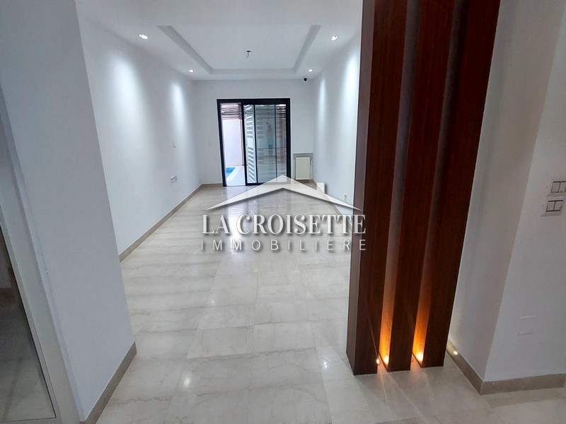 Appartement S+3 avec jardin et piscine à La Soukra 